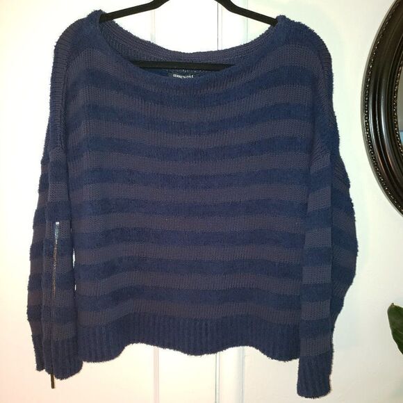 Kenneth Cole Striped Zip Sleeve Cropped Sweater - Picture 2 of 7